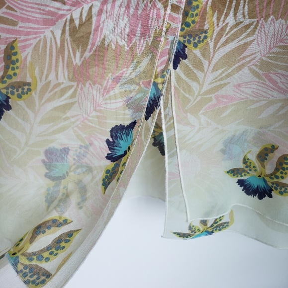 CAbi Parlor Top Floral Tropical Slit Back Blouse S - Picture 7 of 7